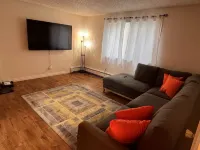 Lovely 2 bedroom, Minutes from down town!