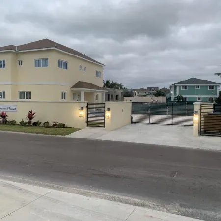 Ridgewood Court - Townhouse Near Beach Across the Street From Grocery Store