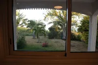 Large renovated villa on wooded garden veranda and pool HEATED