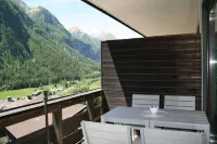 Apartment with balcony with mountain views in Heiligenblut, in the hiking u. Ski Area Hotels in Heiligenblut