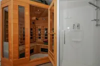 Harbour views OMAPERE MAGIC   Spacious 3 bedroom 2 bathroom Hotels in Omapere