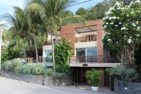 4 Bedroom Beachfront Dream Villa - Rooftop Pool - Praia de Pipa