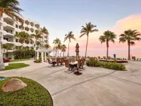 Dream 1BR condo  close to surf Beach w/ pool best Views!