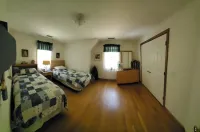 Lake Beach-6.5 acres-Pet Friendly-O/D Shower-Central A/C-Fire Pit-Sleeps up to12 데니스 호텔