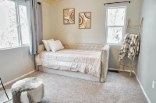 The Treehouse@Cedar Terr- family+pet friendly