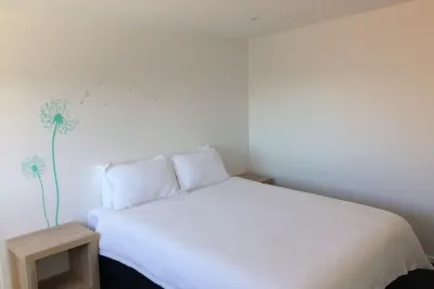 Light, Modern + Close to Everything Hotels in Kilbirnie