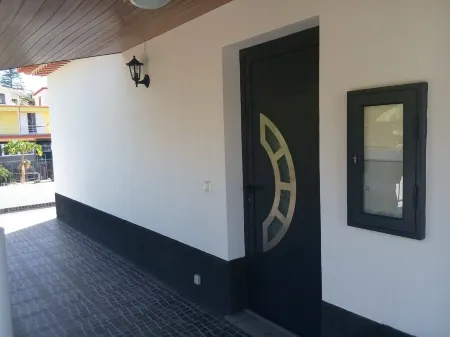 Sidewalk Cottage Отели в г. Canico