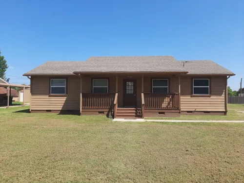 4 Bedroom-2 Full BathsClose to lake - 20 min to airport Hotels in Osage County