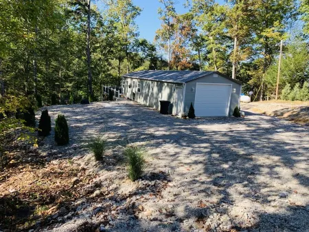 Cozy Hot Tub Cottage!