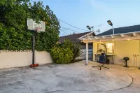 Resort Style Living w/ Pool & Arcade Near Disney