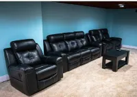 Warm spacious midsize home w/ comfort and fun Hotels in Glendale