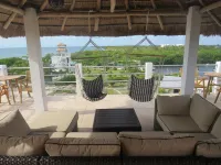 Coconut Palm Unit: Upscale condo with Caribbean Sea views