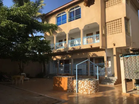 La villa du cocotier 3 minutes from the beach Отели в г. Сали