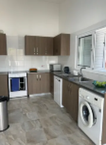 Amazing 3 bedroom Bungalow in the heart of Coral Bay close to centre and beach