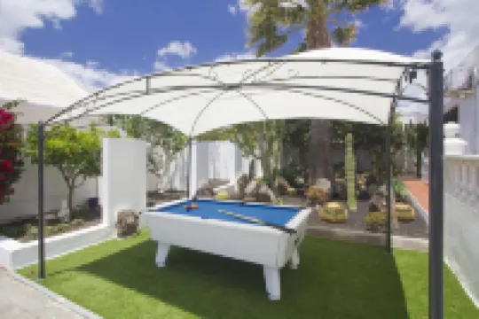 Villa Ani Lee Heated Pool, Wi-Fi, Hot Tub,Pool Table. Uk TV,Golf Course nearby