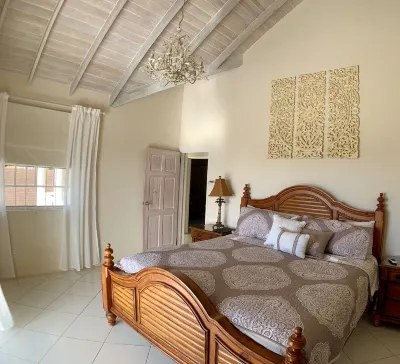 Luxury Villa St James,  4 bed 4 bath , Private Pool, fantastic sea views Hotels in 