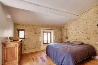 Maison de Village en Pierres Dans les Alpilles