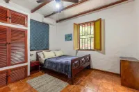 spacious and comfortable Villa with tropical charm and pool