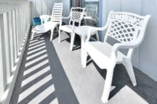 2 Large Bedrooms, Double Oceanfront Balcony, Full size kitchen, Pool! Hotels in Surfside Beach