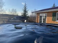 Hjartarstaðir Private Country Retreat with Hot Tub - piscine