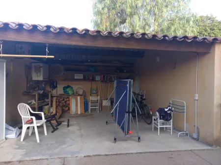 Studio and guest room for 4 people with private pool Отели в г. Борм-Ле-Мимоза