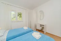 Apartment for 4 Persons, by the Sea and with Beautiful View - balcony