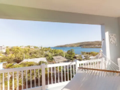 Sea Turtle Studio – Upscale Waterview Retreat, Stunning Sunrises & Full Kitchen! Hotels in Culebra