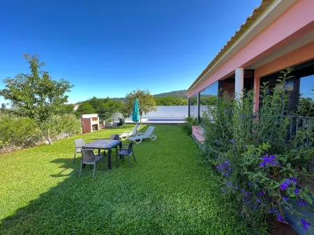 Home for Nature Tourism, Madeira Island LAURISHOUSE, Nature and Sea Отели в г. Prazeres