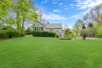 Spacious Home Located Close to Stony Brook! Hotel a Lake Grove