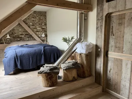 Comfortable guest house with sauna, Nordic bath and natural swimming pool.