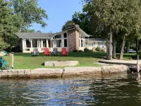 Fenelon Falls Getaway Waterfront Cottage Hotels in Fenelon Falls