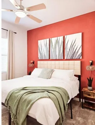 Heavenly Stay in west Phoenix *With private garage* Hotels in Maryvale