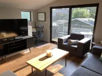 Laneway close to UofS, downtown, and City Hospital. Pet friendly! 새스커툰 호텔