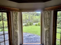 Pet friendly Luxury Accommodation with private Pool and Jetty