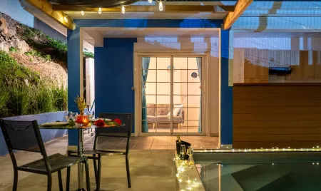 Lanati bungalow with private pool & sea view