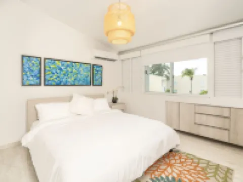 Dream Villa - Luxury Stay w/ Pool & Beach Access Hoteles en Dorado