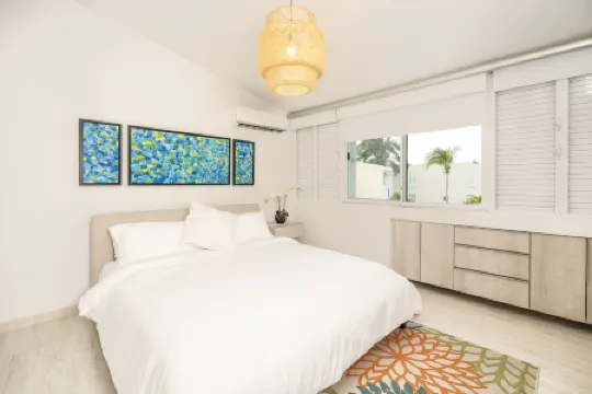 Dream Villa - Luxury Stay w/ Pool & Beach Access