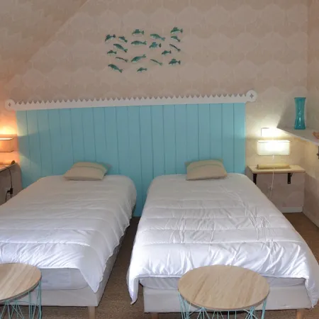 Fisherman's cottage , parking possible, 80 m from the sea, garden, 5 per, wifi