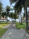 Amplia Villa, ideal para relajarse, caminar por  jardines y disfrutar del mar.