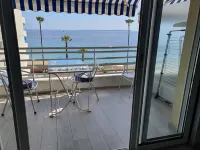 Face mer Tout Confort Avec Clim , Wifi , Internet. Situation Exceptionnelle Hotels in Juan-les-Pins