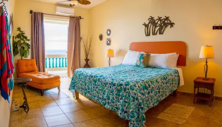 Villa Isabella - Oceanfront - 10 guests - pet friendly - at Stella, Rincón