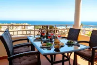 Pretty Villa has Amazing Sea Views, Private Pool, AC, Wi Fi - walk to the Beach!