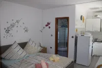 Apartmen Schwarz bis 14 Personen , Zadar, Nin, Vir, Haustierfreundlich Hotels in Petrcane