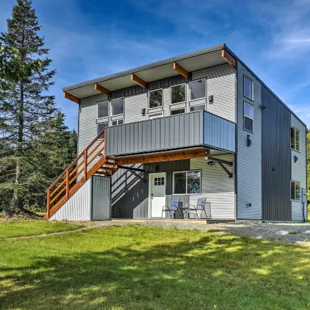 Secluded Getaway w/ Deck, Steps to Fritz Creek!