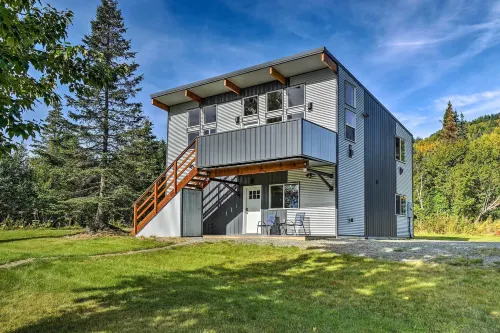Secluded Getaway w/ Deck, Steps to Fritz Creek! - 3-Star