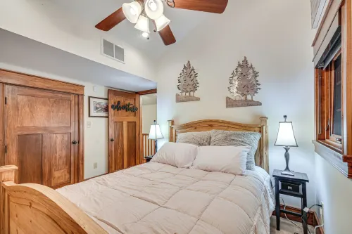 Scenic Getaway w/ Fire Pit & Grill in Columbia!