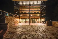 Scenic Getaway w/ Fire Pit & Grill in Columbia!