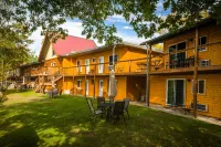 Curriers Lakeview Lodge Hotels in Cedar Lake