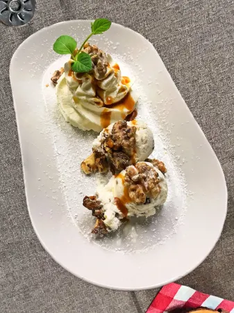 Hotel Landgasthof Sonne Отели в г. Мюнхвайер