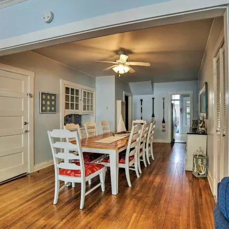 Sunny Catalina Island Home - Steps to Avalon Bay!